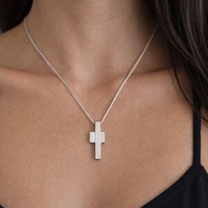Gucci 925 Silver Modern Minimalist Cross Necklace